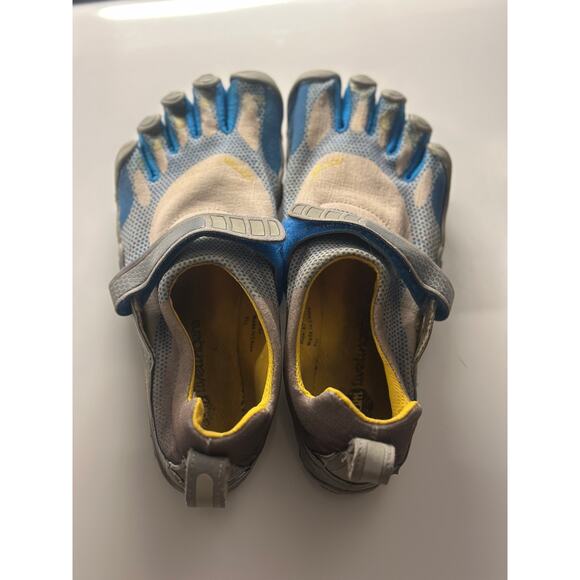 Vibram FiveFingers Women’s Size 37 Barefoot Running Shoes – Sky Blue & Gray - Picture 1 of 4